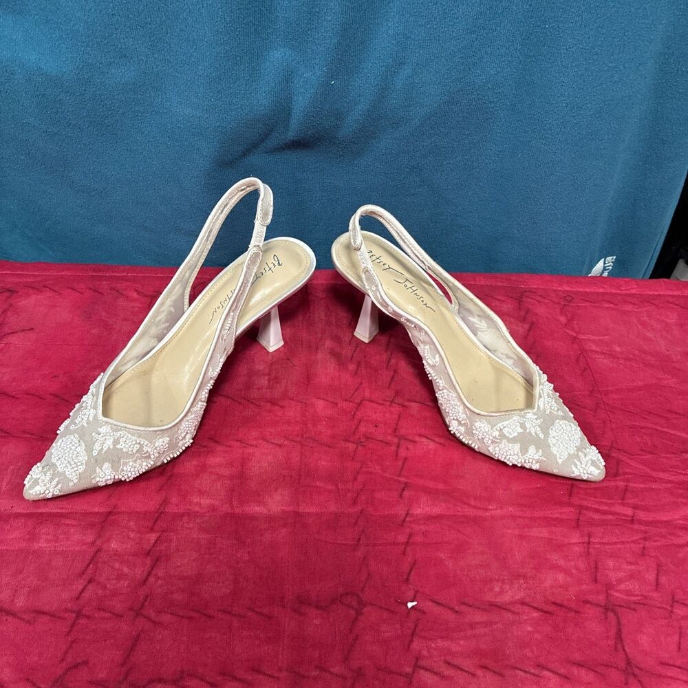Betsey Johnson Nikki Women's Pump Size 7M - Picture 2 of 5